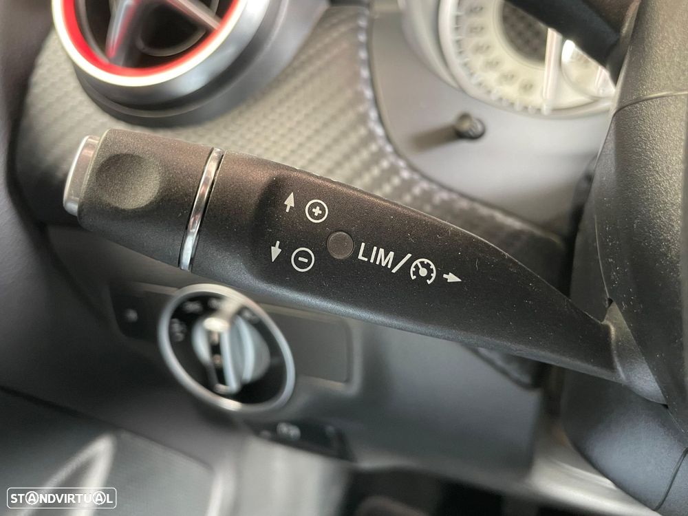 Mercedes-Benz A 200 AMG Line - 17