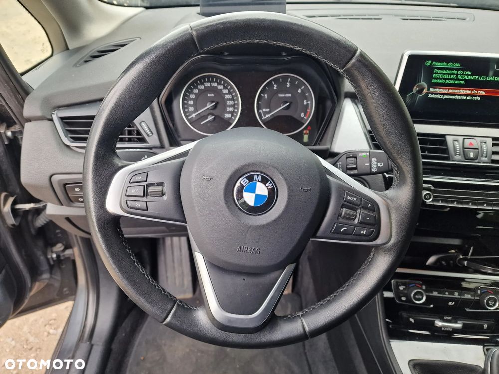 BMW Seria 2 216d - 32