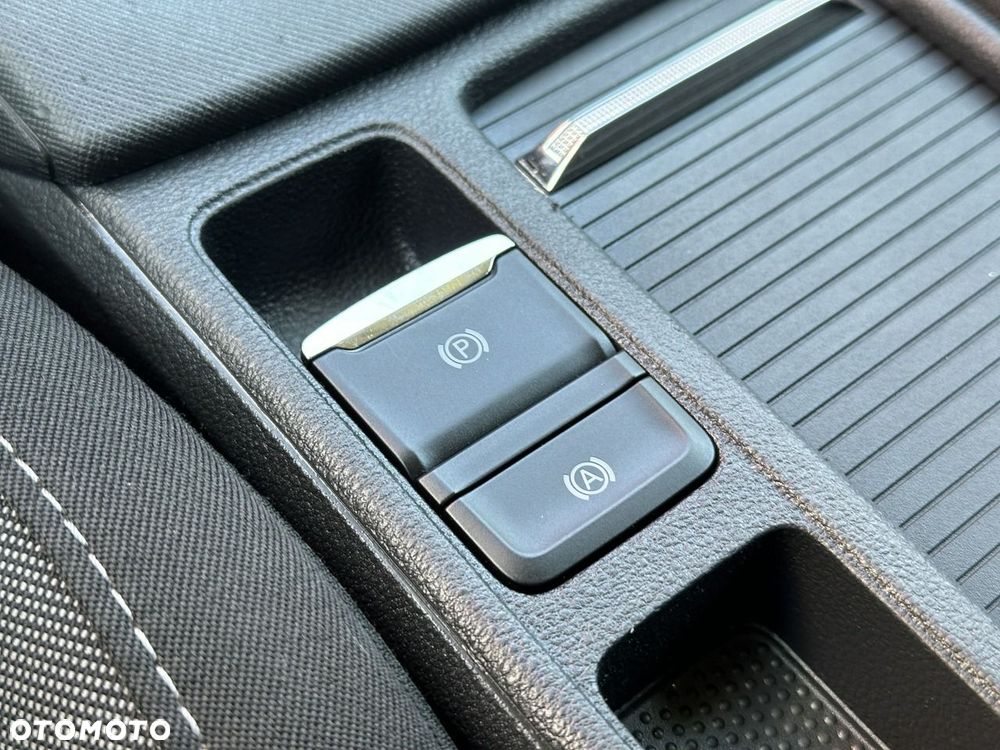 Skoda Octavia 2.0 TDI Ambition DSG - 25
