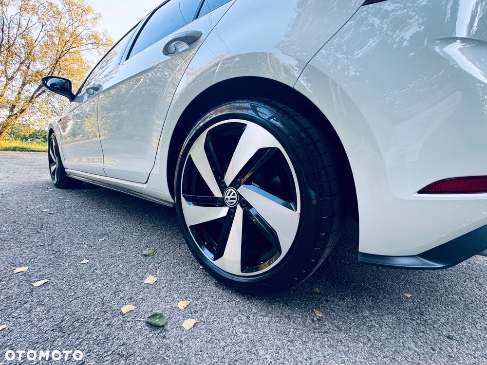 Volkswagen Golf GTI (BlueMotion Technology) - 12