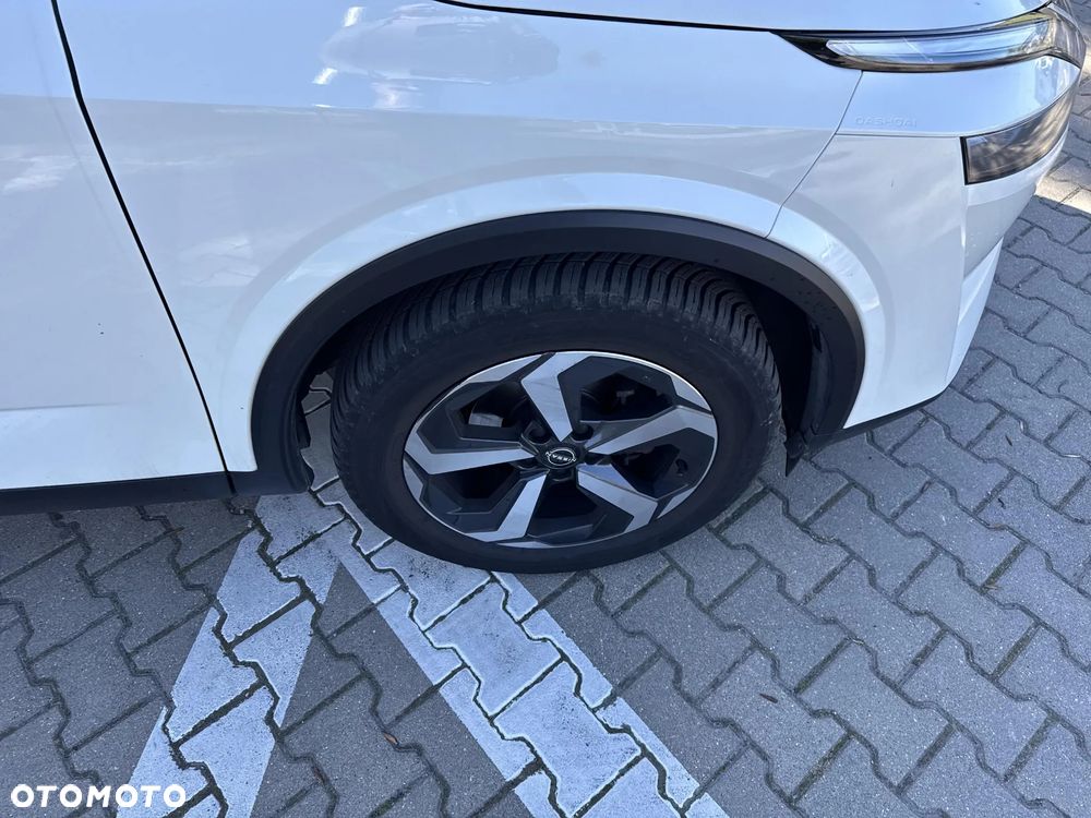 Nissan Qashqai 1.3 DIG-T N-Connecta DCT - 23