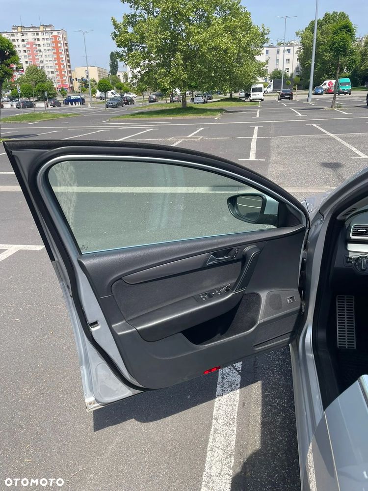 Volkswagen Passat 2.0 TDI Comfortline - 19