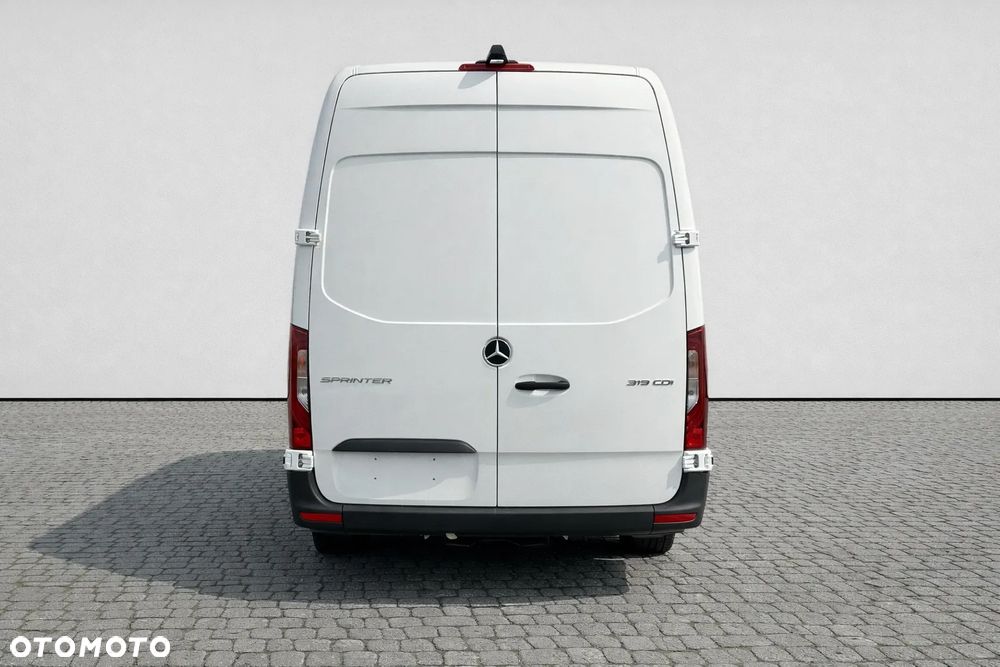 Mercedes-Benz Sprinter - 5