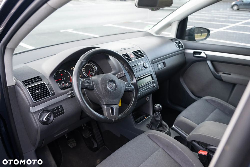 Volkswagen Touran - 14