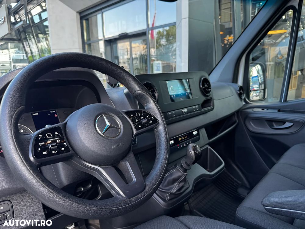 Mercedes-Benz Sprinter - 11