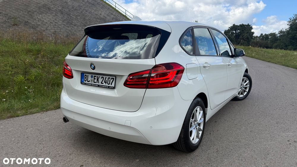 BMW Seria 2 218d - 6