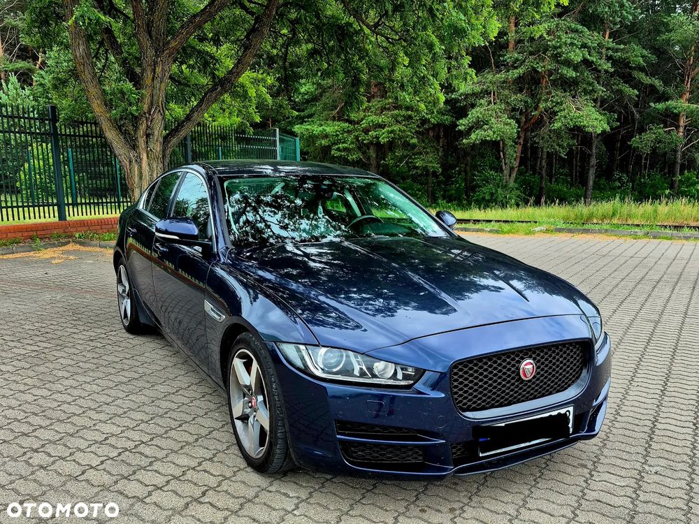 Jaguar XE - 3