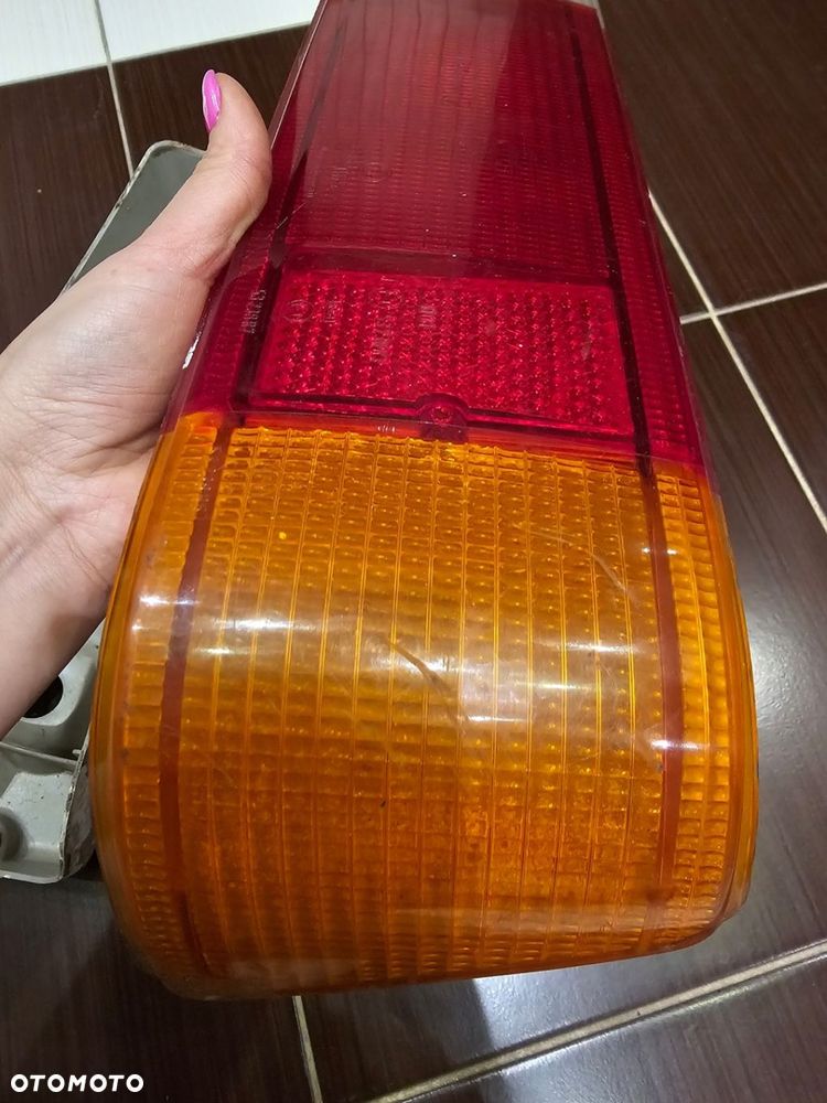 LAMPA PRAWY TYŁ BEZ PĘKNIĘĆ BMW 3 E21 - 14