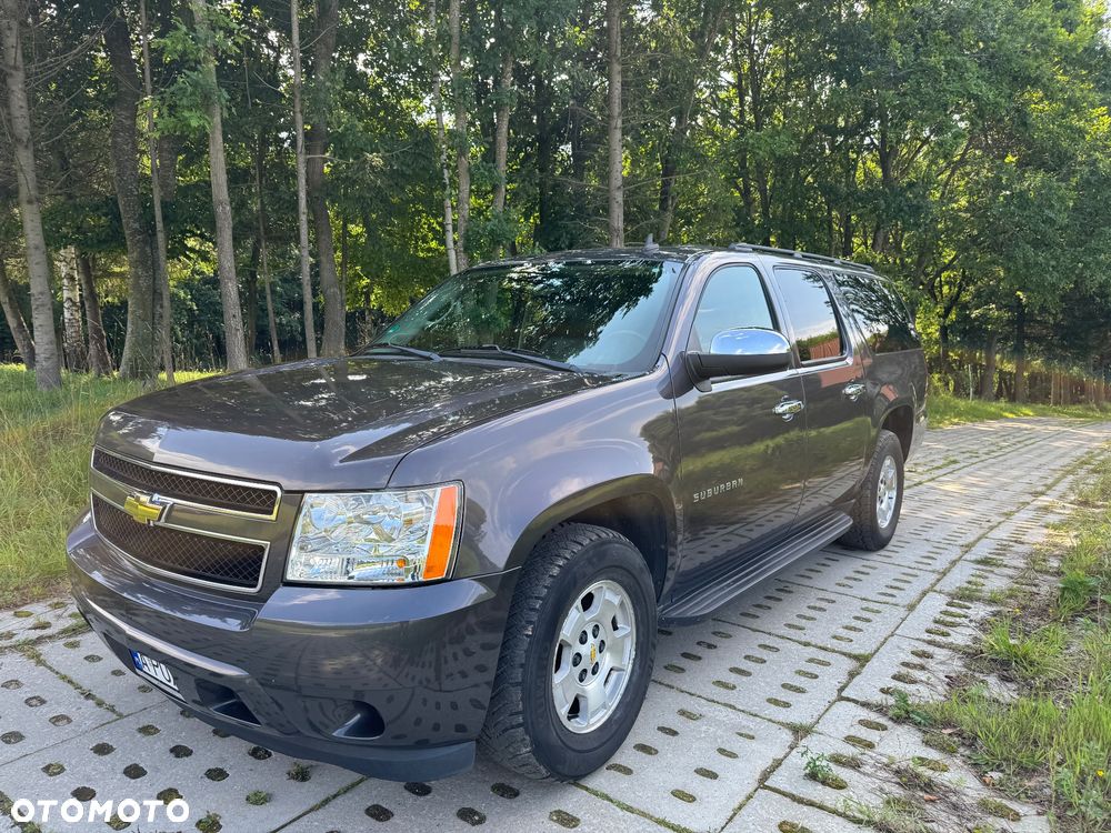 Chevrolet Suburban - 2