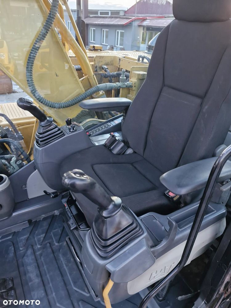 Caterpillar 319D - 10