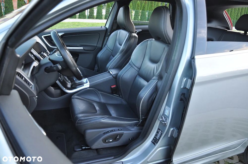 Volvo XC 60 D4 AWD Geartronic Summum - 19