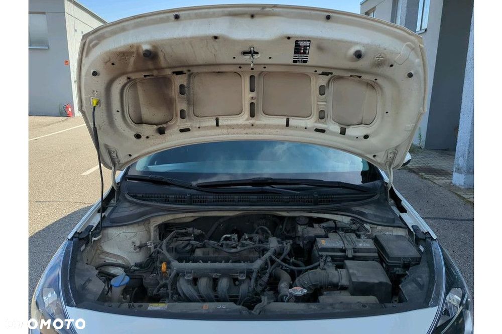 Kia Rio 1.2 M - 12