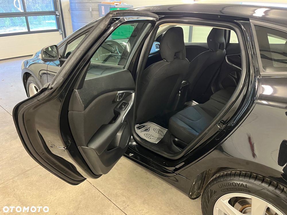 Volvo V40 D2 - 17