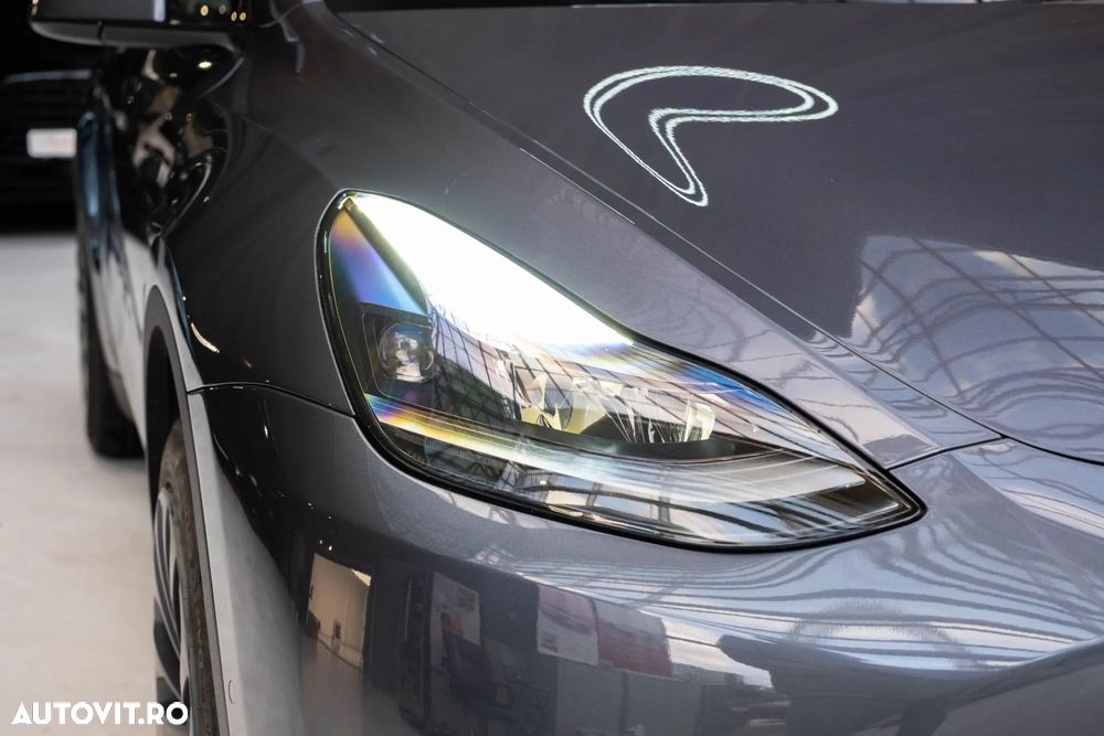 Tesla Model Y AWD Long Range - 27