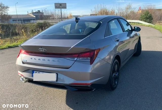Hyundai Elantra 1.6 Modern - 6
