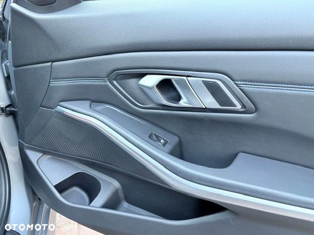 BMW Seria 3 - 21