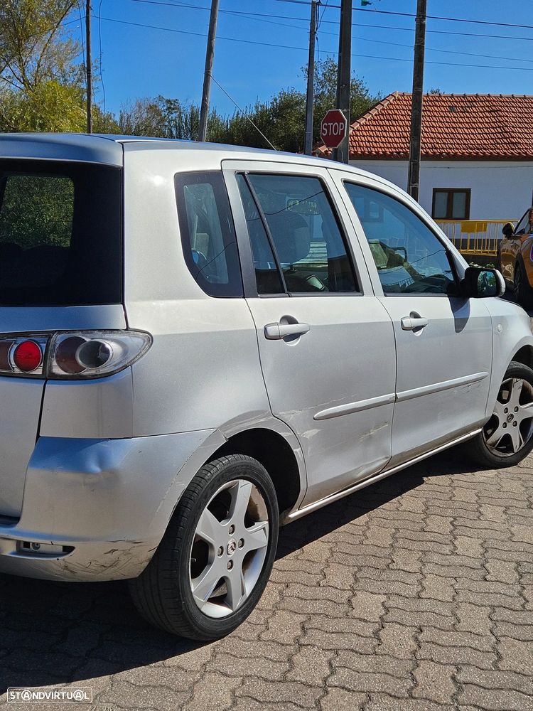 Mazda 2 - 8