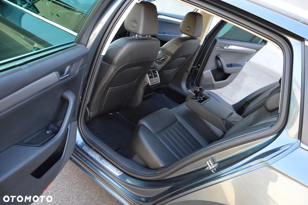 Skoda Superb 2.0 TDI 4x4 DSG Ambition - 6