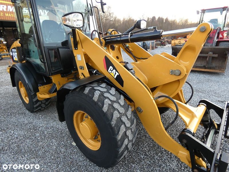 Caterpillar CAT 906H2 Z Niemiec / Ładny Stan / 5.958mtg / kilka sztuk / - 24