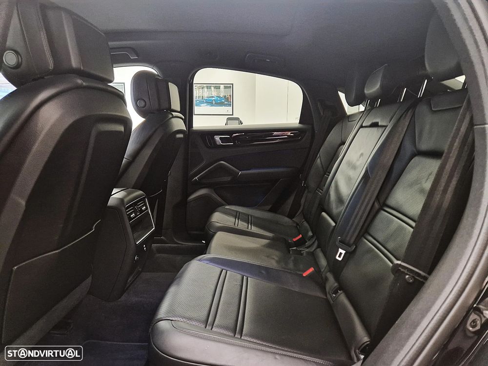 Porsche Cayenne Coupé E-Hybrid - 30