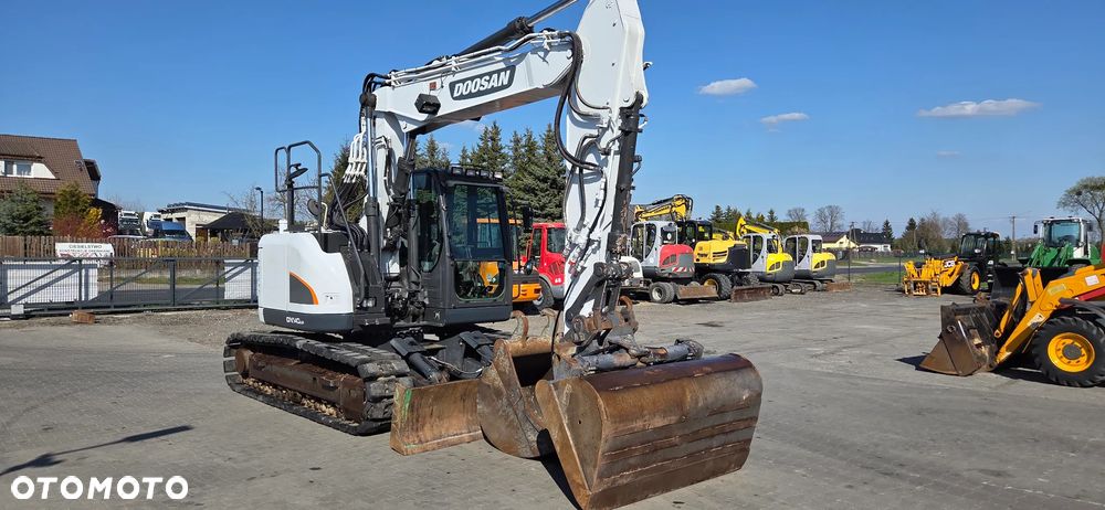 Doosan <<Doosan DX140LCR, 2015r, pług, ramie 3xłamane, 2 łyżki, z Niemiec!>> - 4
