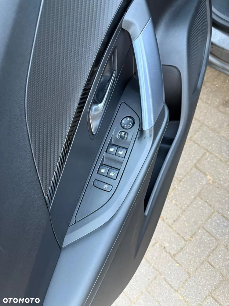 Peugeot 2008 1.5 BlueHDi Allure Pack S&S EAT8 - 17