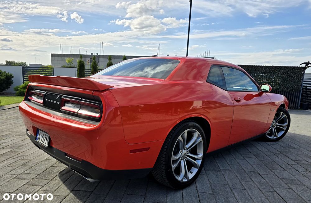 Dodge Challenger - 7
