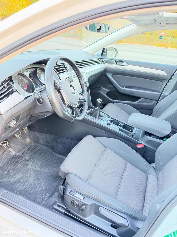 Volkswagen Passat - 15