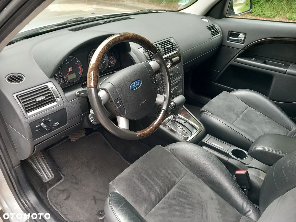 Ford Mondeo 2.0 Ghia Executive - 15