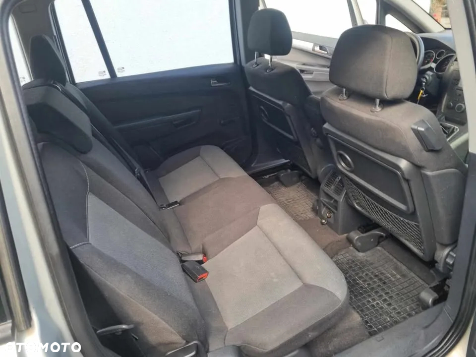 Opel Zafira - 17