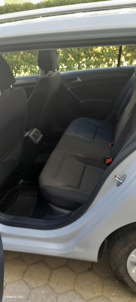 VW Golf Variant 1.6 TDi Confortline - 10