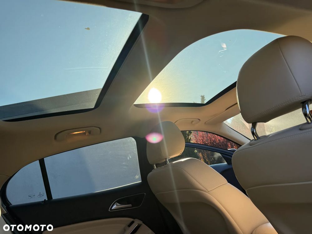 Mercedes-Benz GLA 200 7G-DCT Style - 12