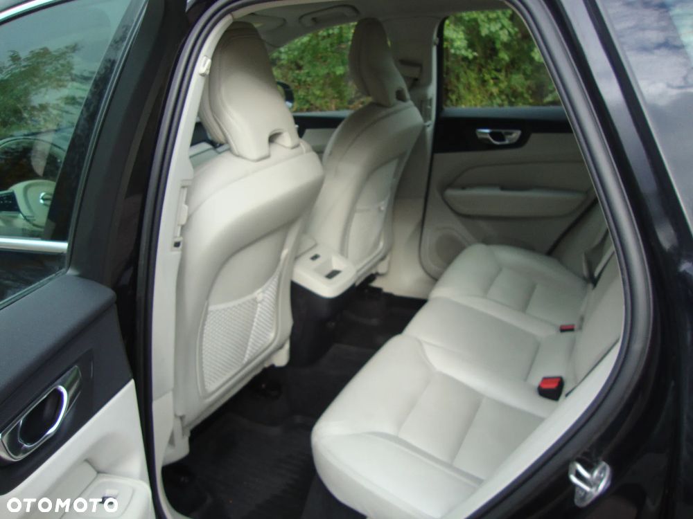 Volvo XC 60 - 4