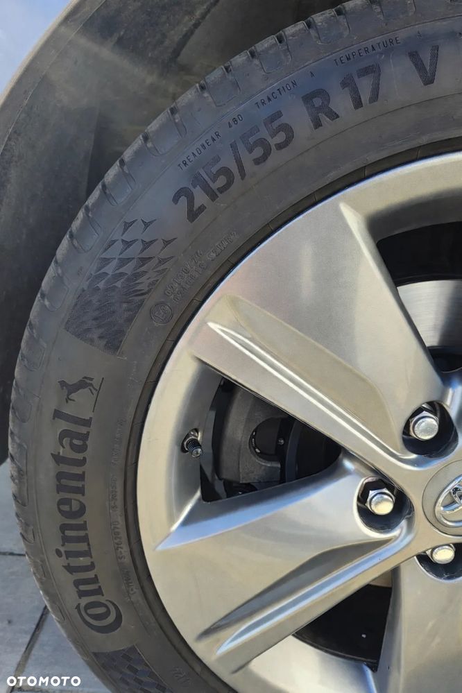 Toyota Avensis 1.8 Premium MS - 9