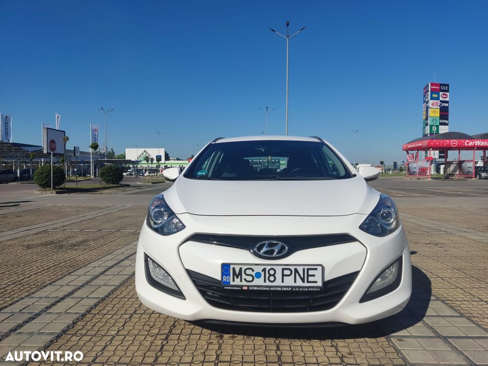 Hyundai i30 i30cw 1.6 CRDi Fifa World Cup Edition - 3