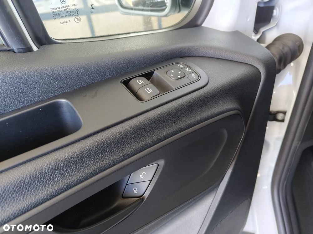 Mercedes-Benz Sprinter - 14