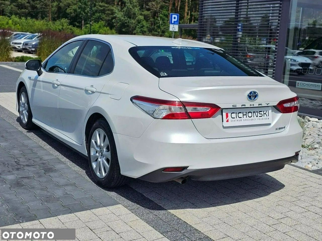 Toyota Camry - 31
