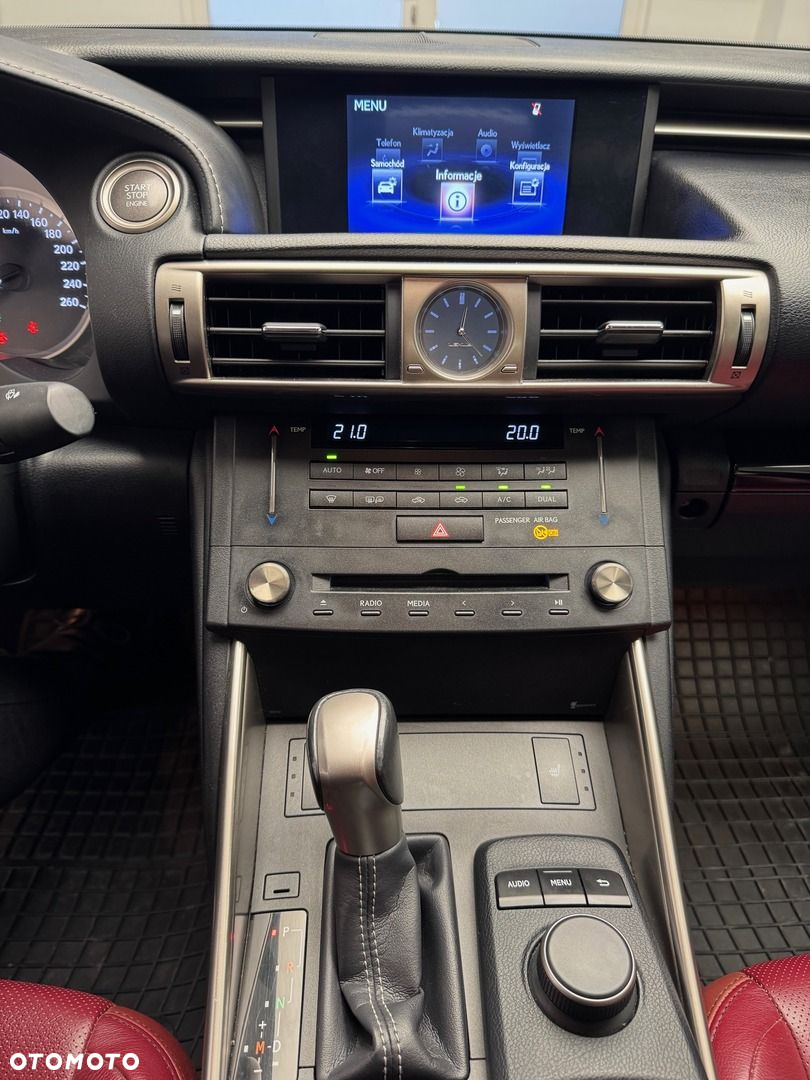 Lexus IS 200t Elite - 19