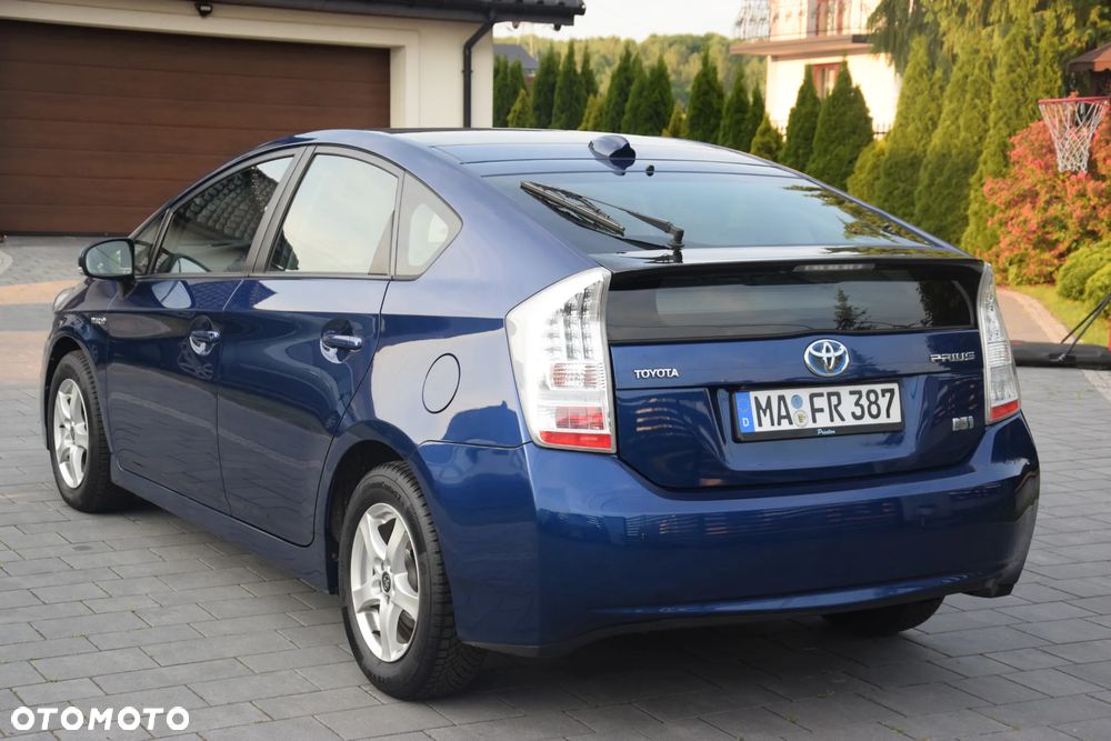 Toyota Prius (Hybrid) Comfort - 18