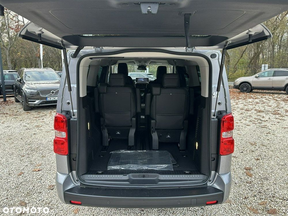 Peugeot Traveller - 10