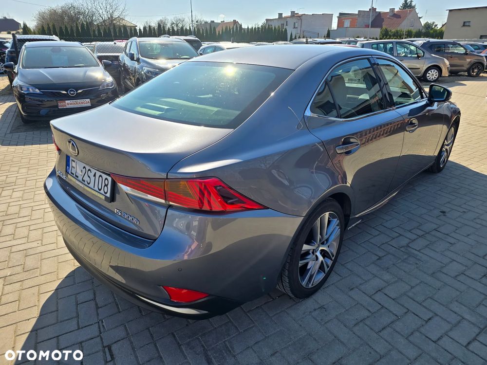 Lexus IS - 4