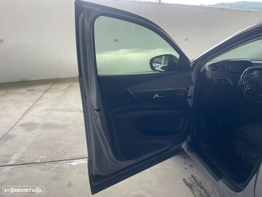 Peugeot 3008 BlueHDi 130 Stop & Start EAT8 Allure - 9