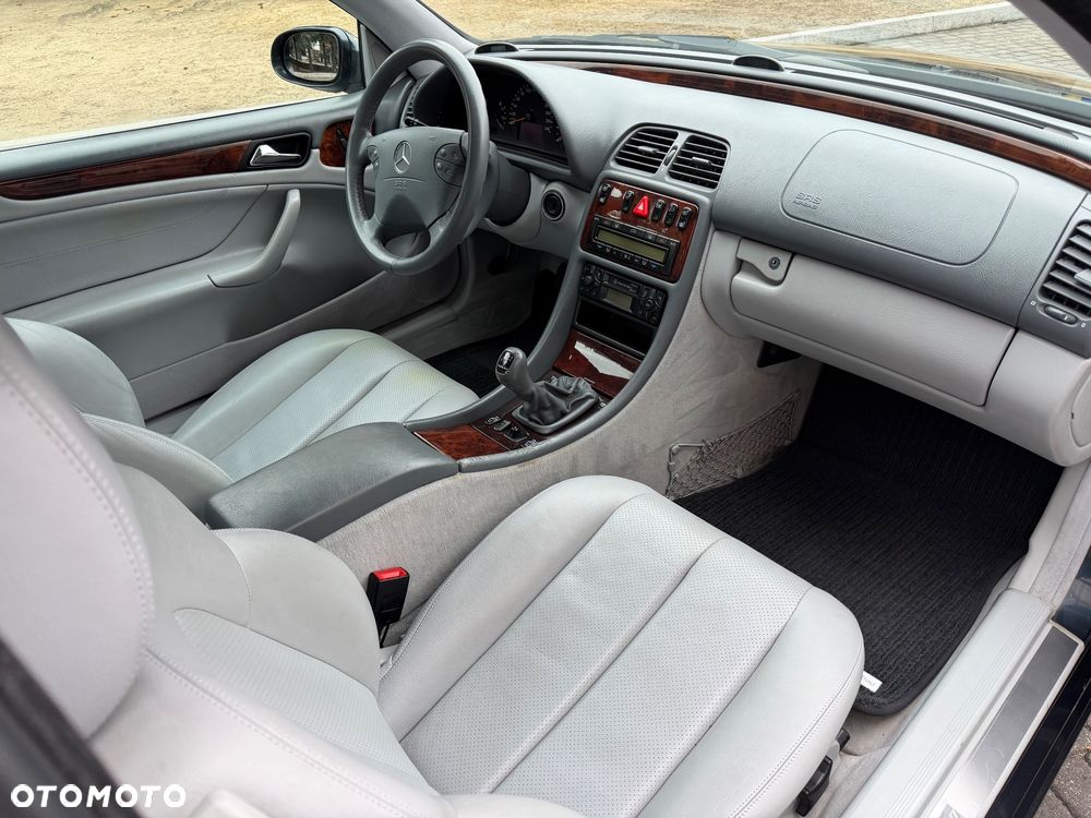 Mercedes-Benz CLK 200 - 23