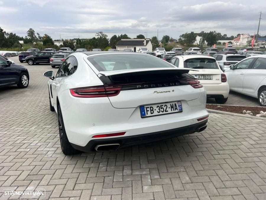 Porsche Panamera 4 E-Hybrid - 4