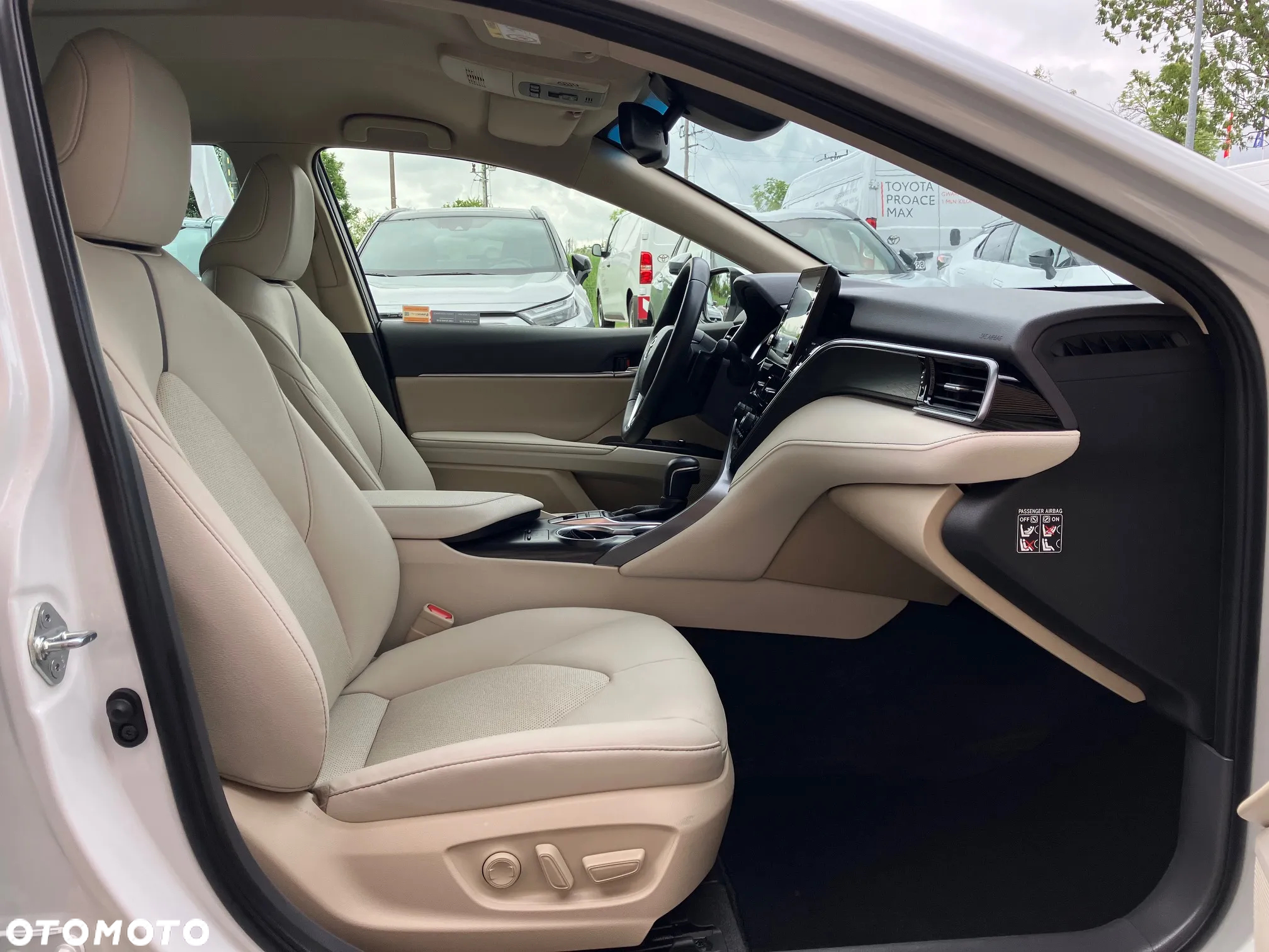 Toyota Camry 2.5 Hybrid Executive CVT - 19