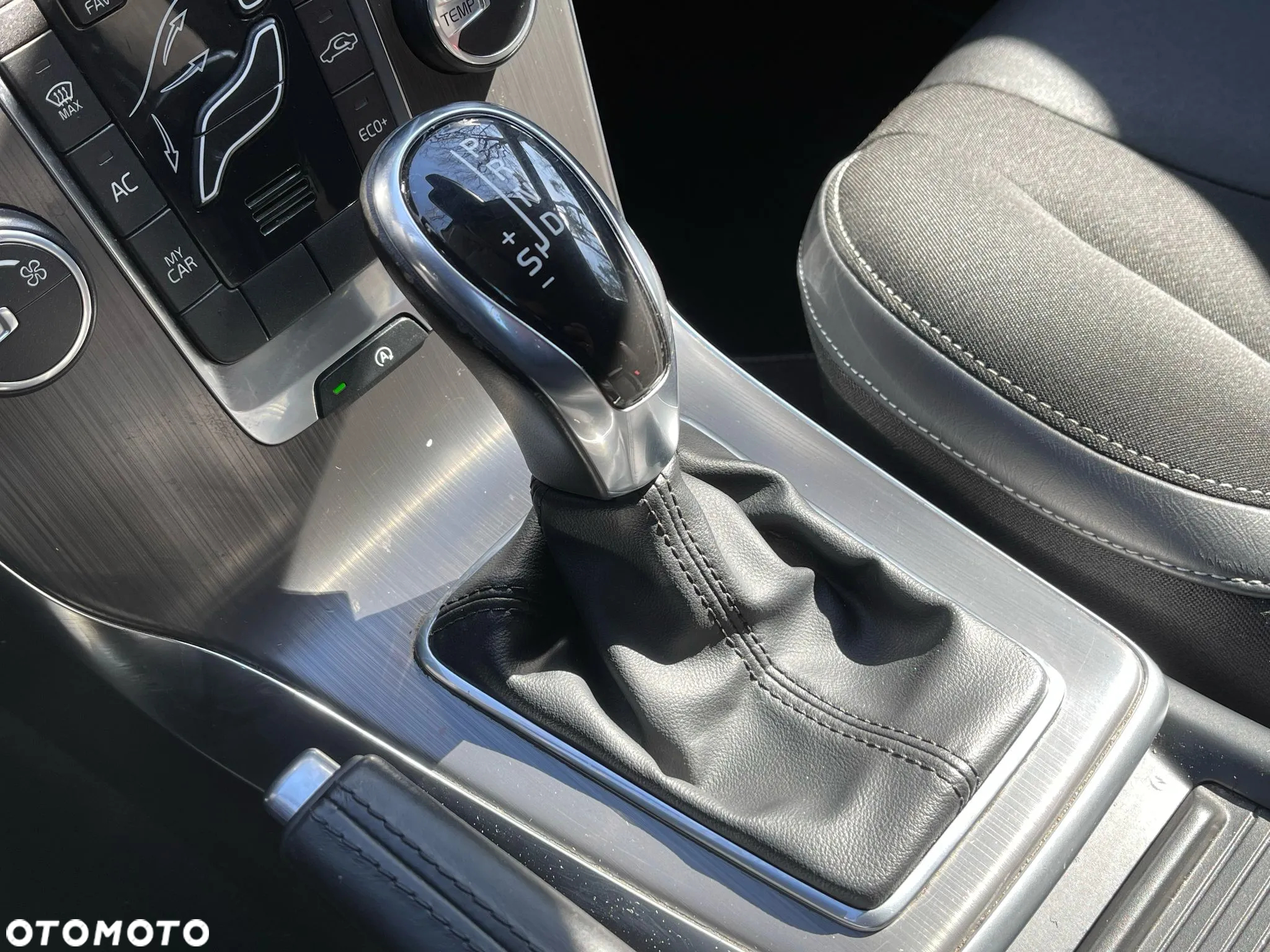 Volvo V40 D2 Drive-E Base - 16