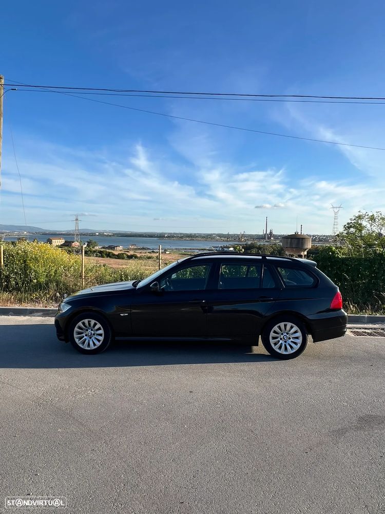BMW 320 d Dynamic - 23