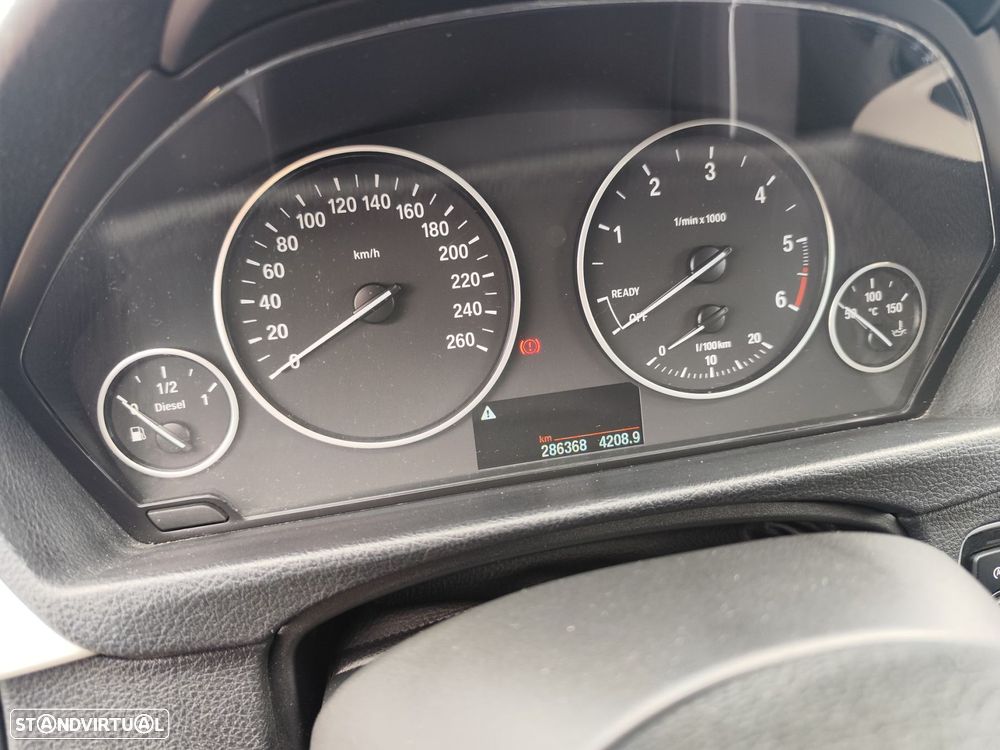BMW 320 d DPF Touring - 12