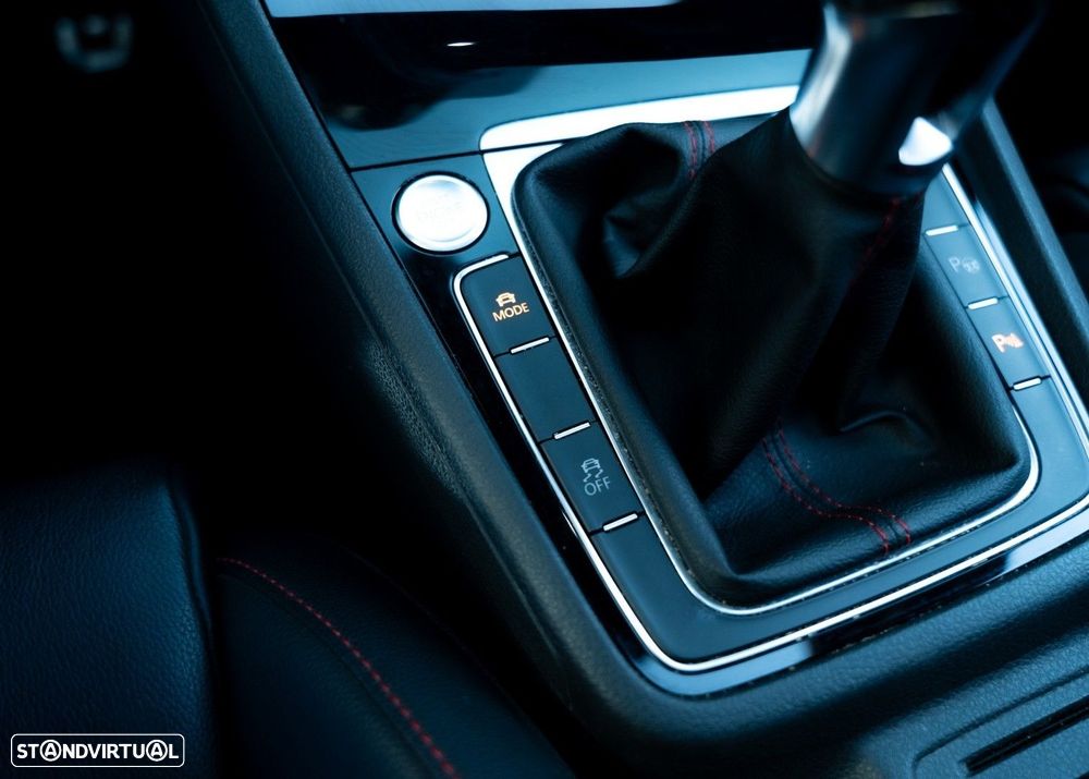 VW Golf 2.0 TSi GTi - 38