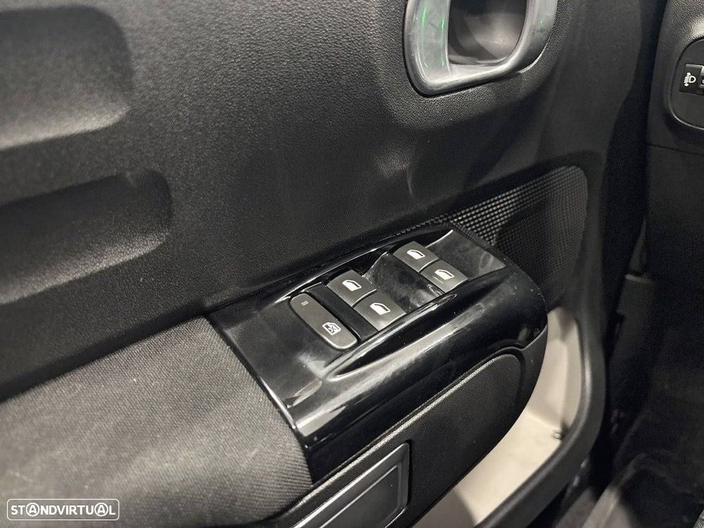 Citroën C3 1.2 PureTech Shine - 19